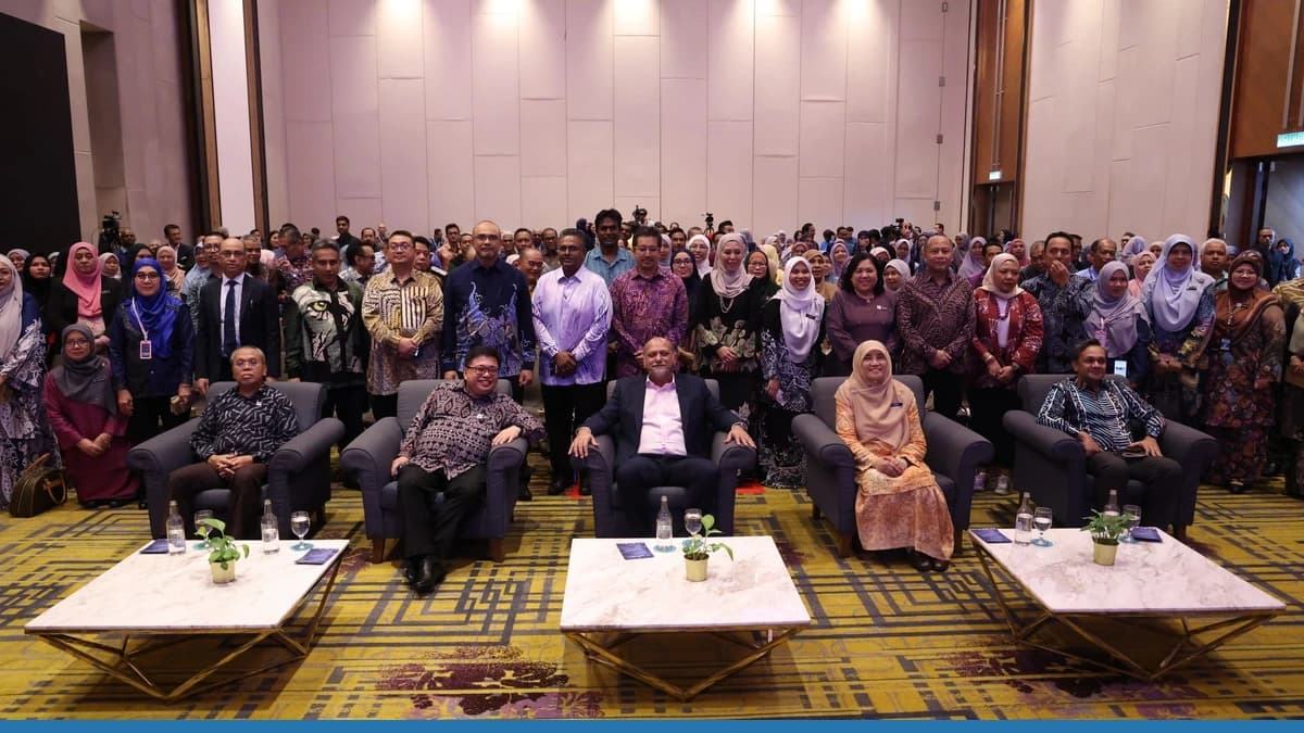 Public-sector leaders and civil servants attend the February 2025 AI guidelines launch