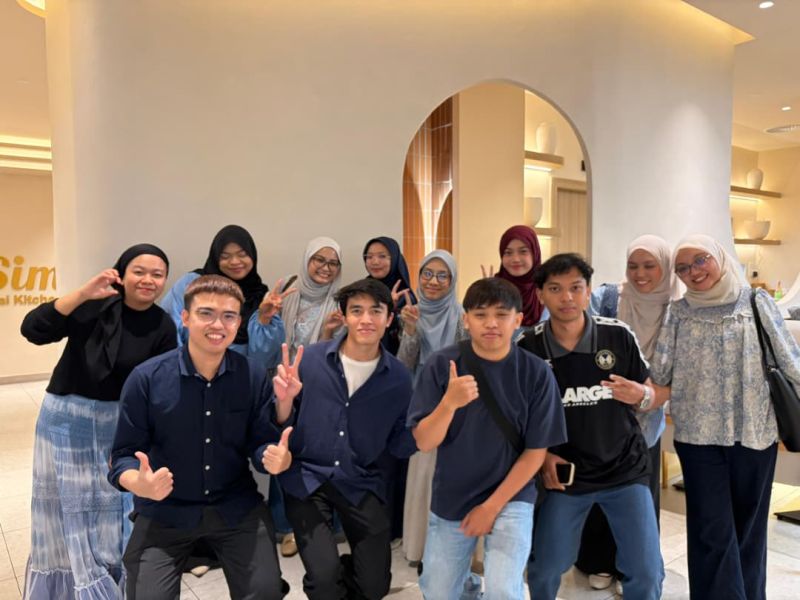 Team group outing at restaurant