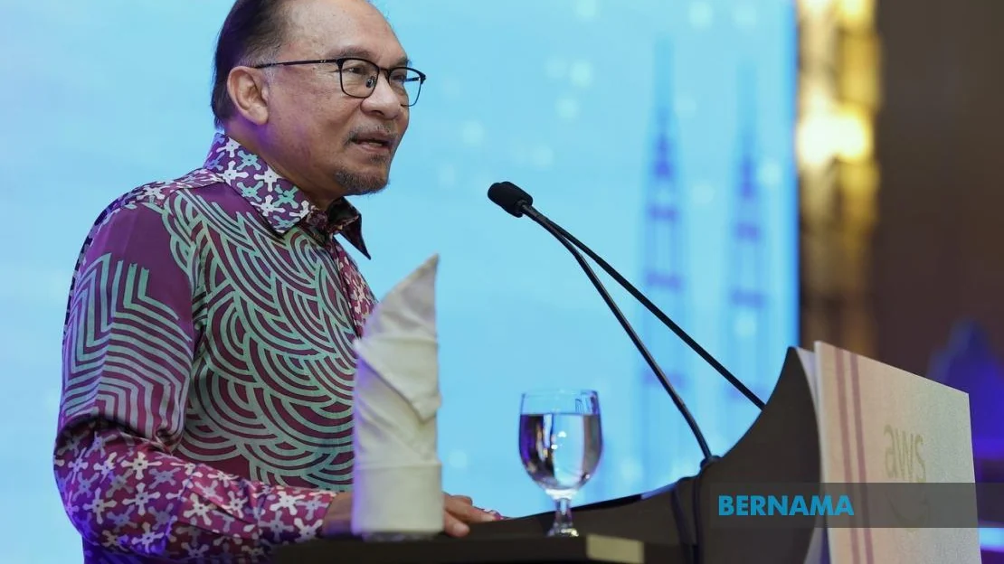 Prime Minister Anwar Ibrahim speaks at the AWS Malaysia Region Launch Appreciation Dinner in Kuala Lumpur
